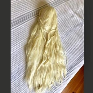Used 1 x  for Game of thrones Khaleesi wig.